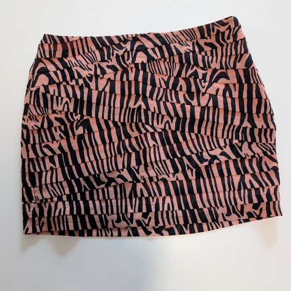 Armani Exchange Ruffled Layered Pink Mini Skirt Size 0 - Picture 1 of 4